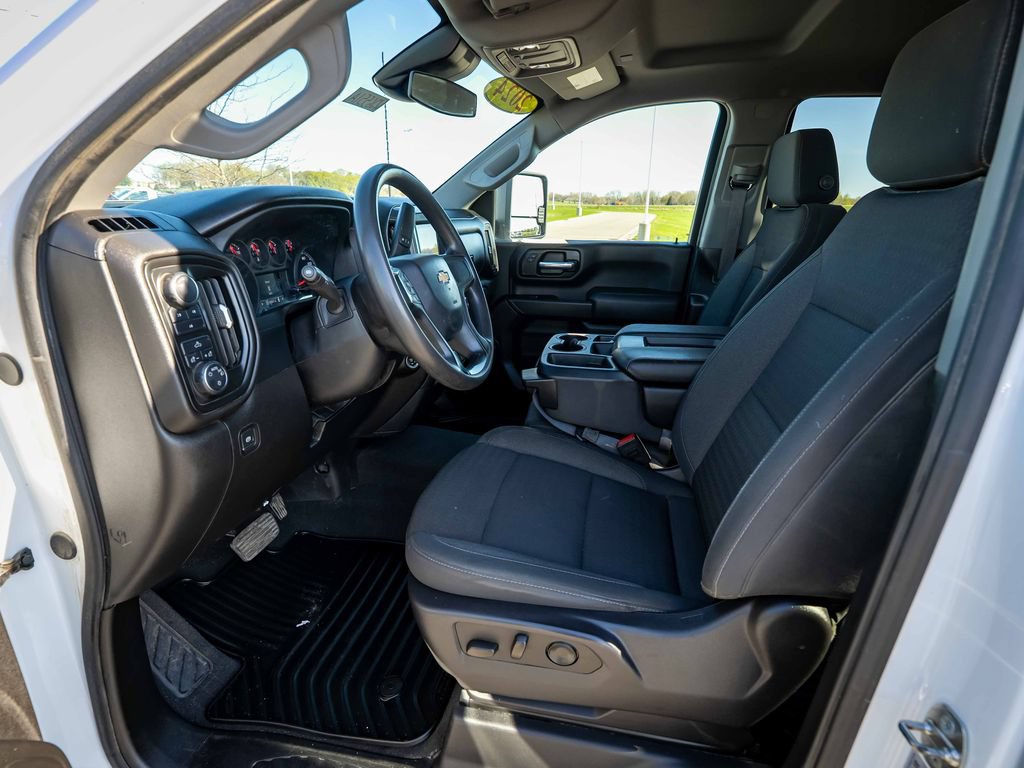 Used 2024 Chevrolet Silverado 2500 Custom w/ Custom Convenience Package AWD/4WD image 16