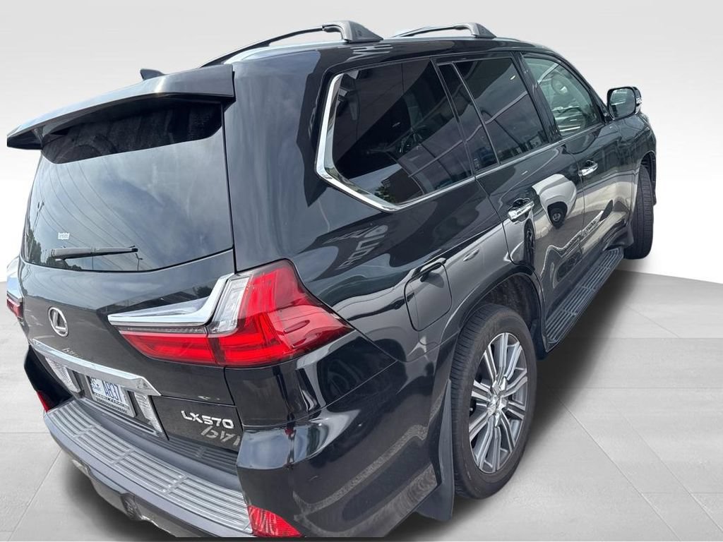 Used 2017 Lexus LX 570 4WD w/ Luxury Package image 11