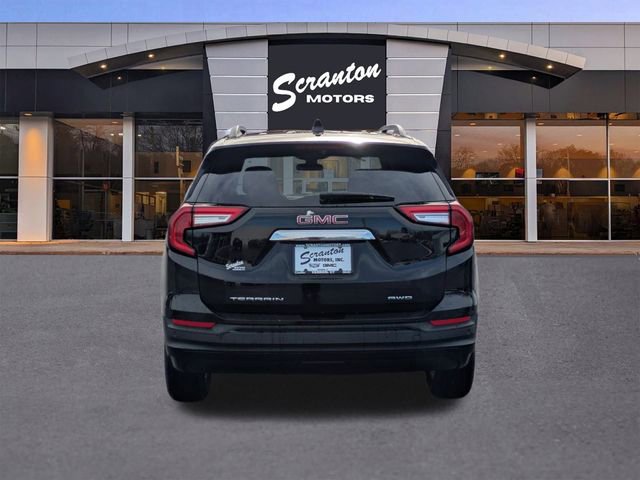 Used 2023 GMC Terrain SLE w/ Driver Convenience Package image 4