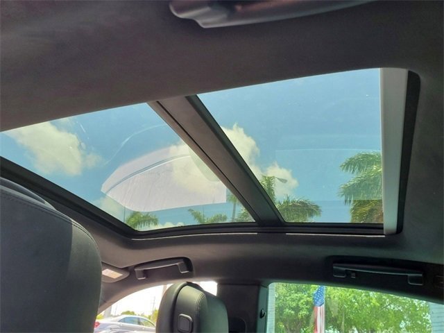 Used 2019 Maserati Levante Base image 16