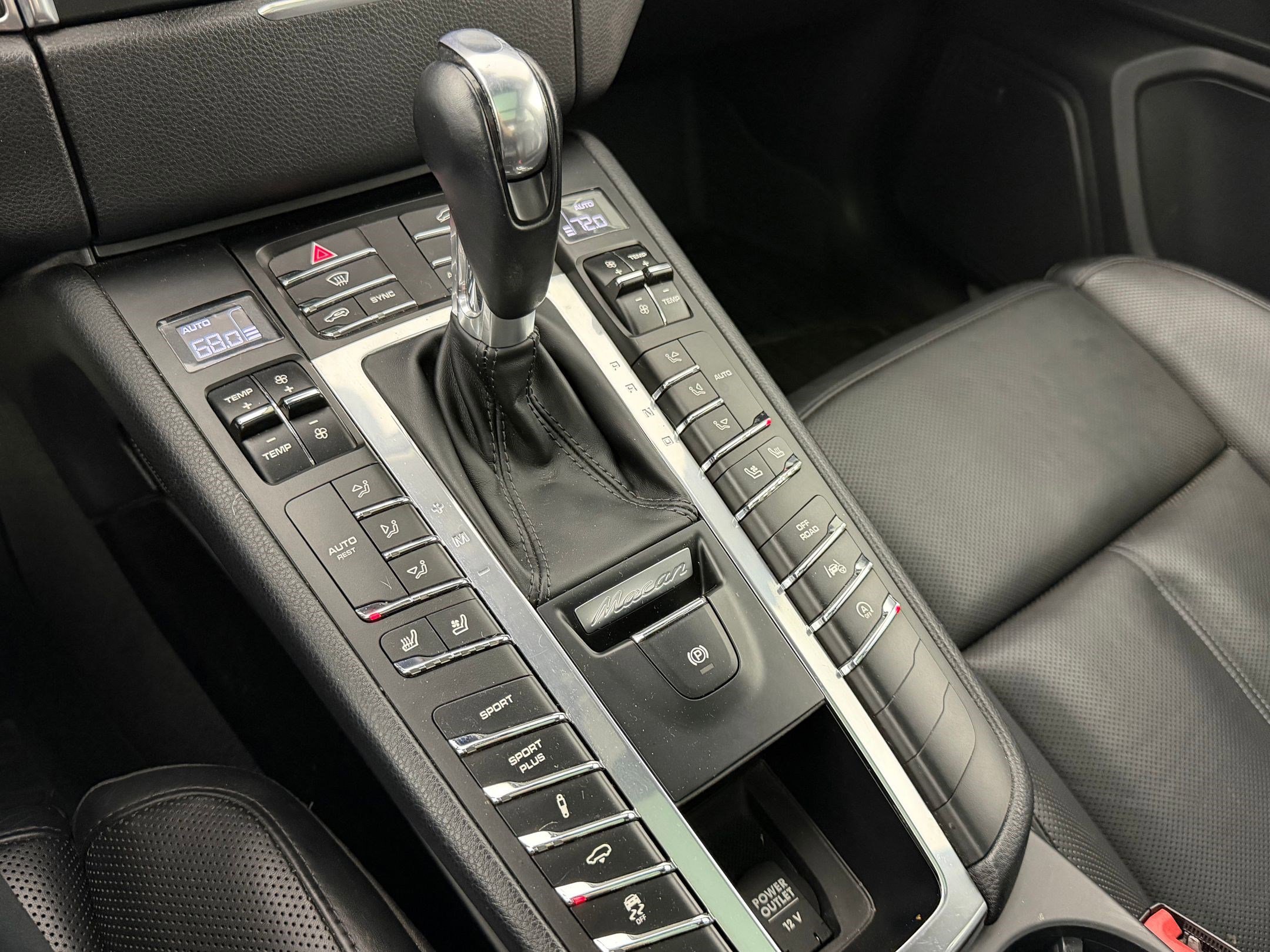 Used 2017 Porsche Macan Turbo image 26