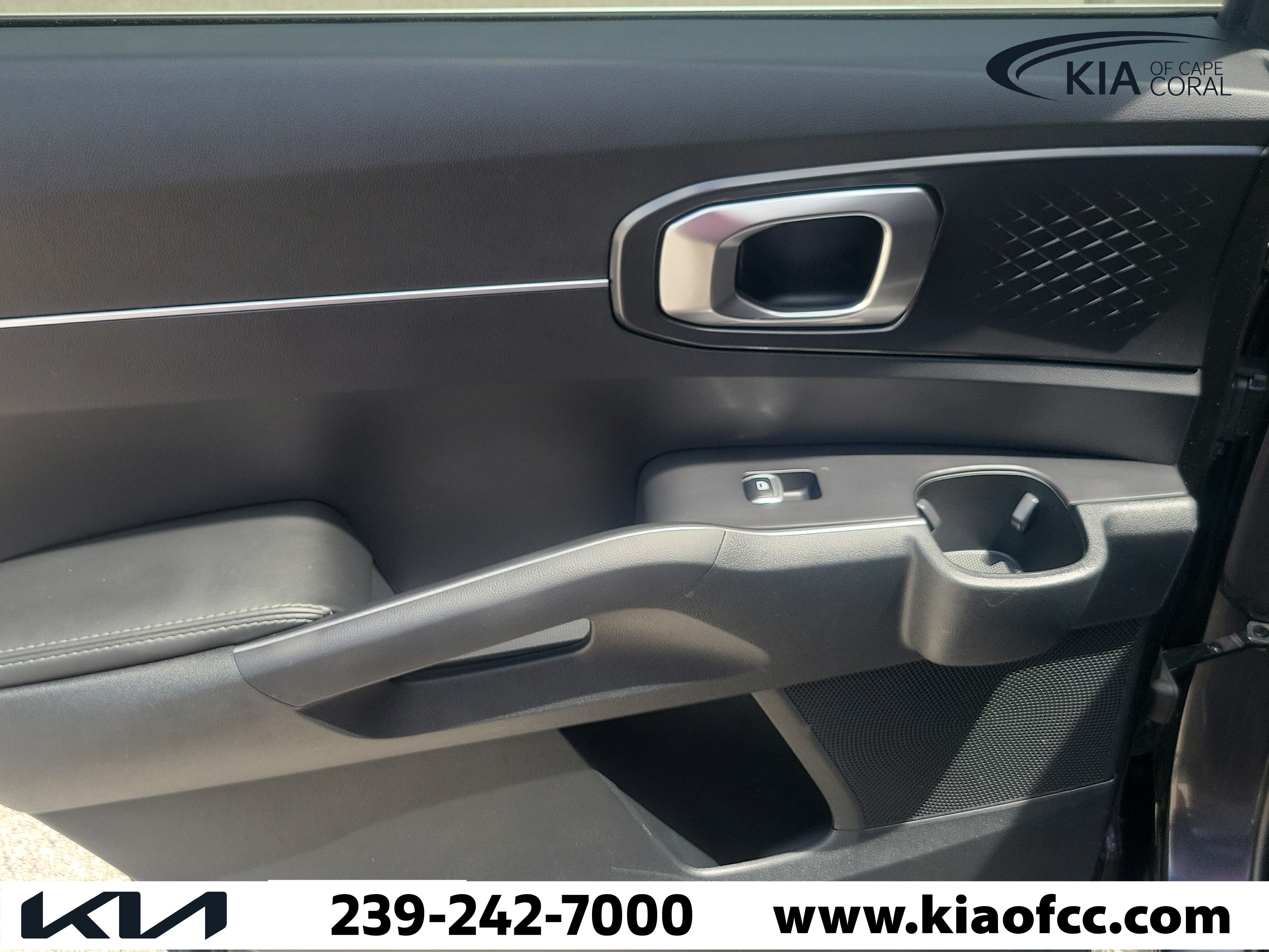 Certified 2025 Kia Sorento LX FWD image 14