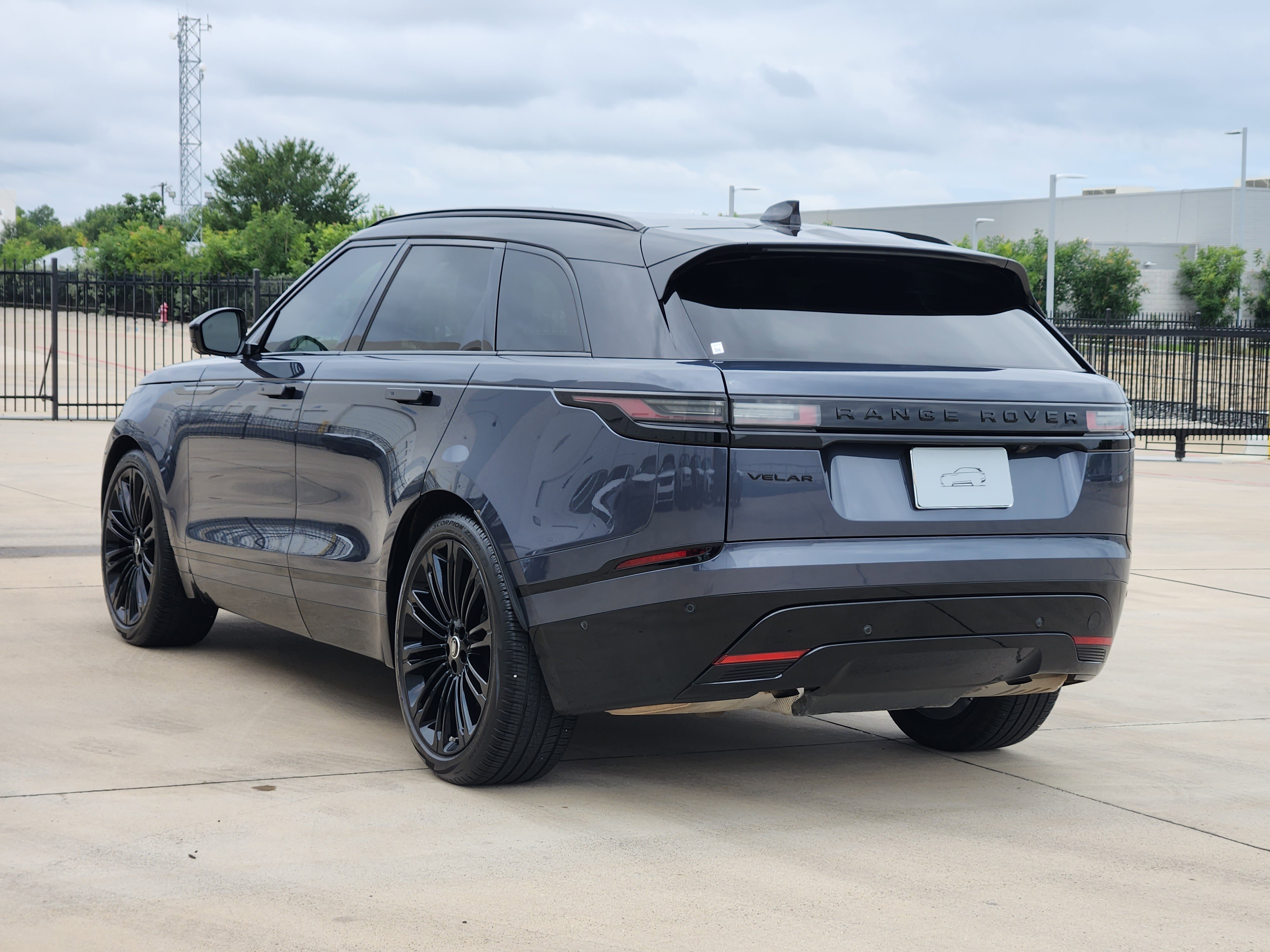 Certified 2026 Land Rover Range Rover Velar Dynamic SE AWD/4WD image 4