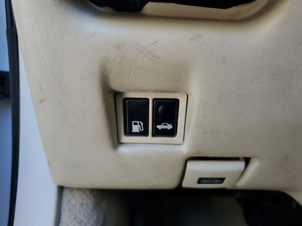 Used 2003 Lexus SC 430 Convertible image 29