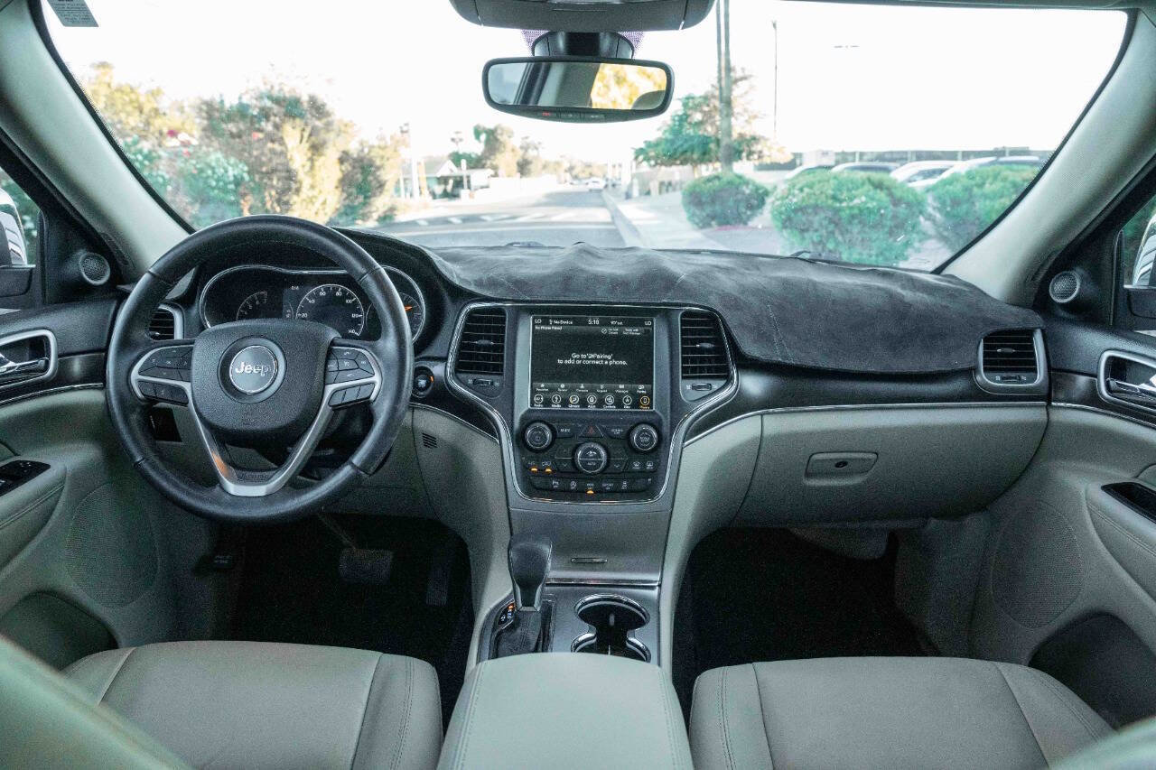 Used 2018 Jeep Grand Cherokee Limited image 17