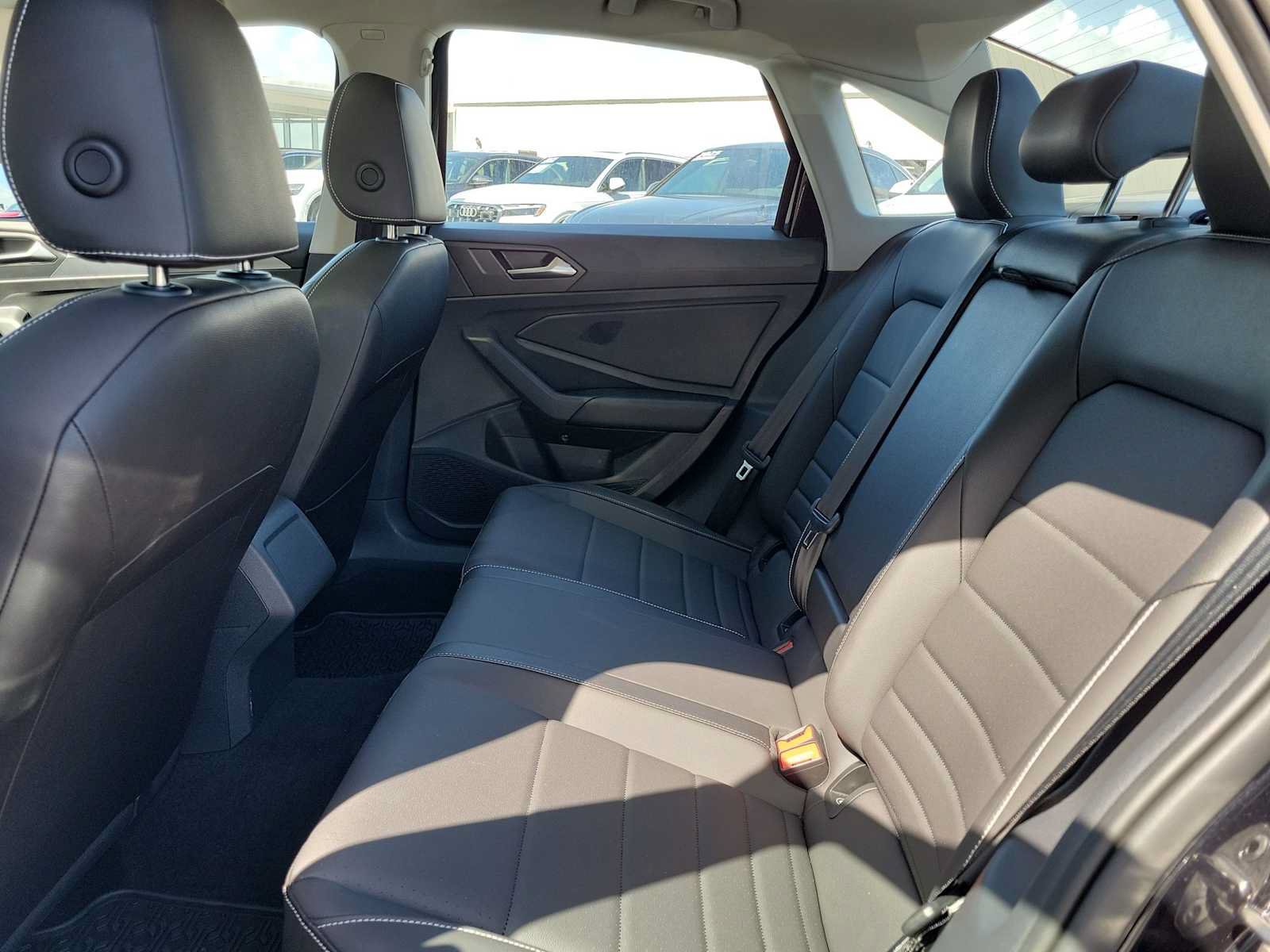 Used 2023 Volkswagen Jetta SE w/ Panoramic Sunroof Package FWD image 19