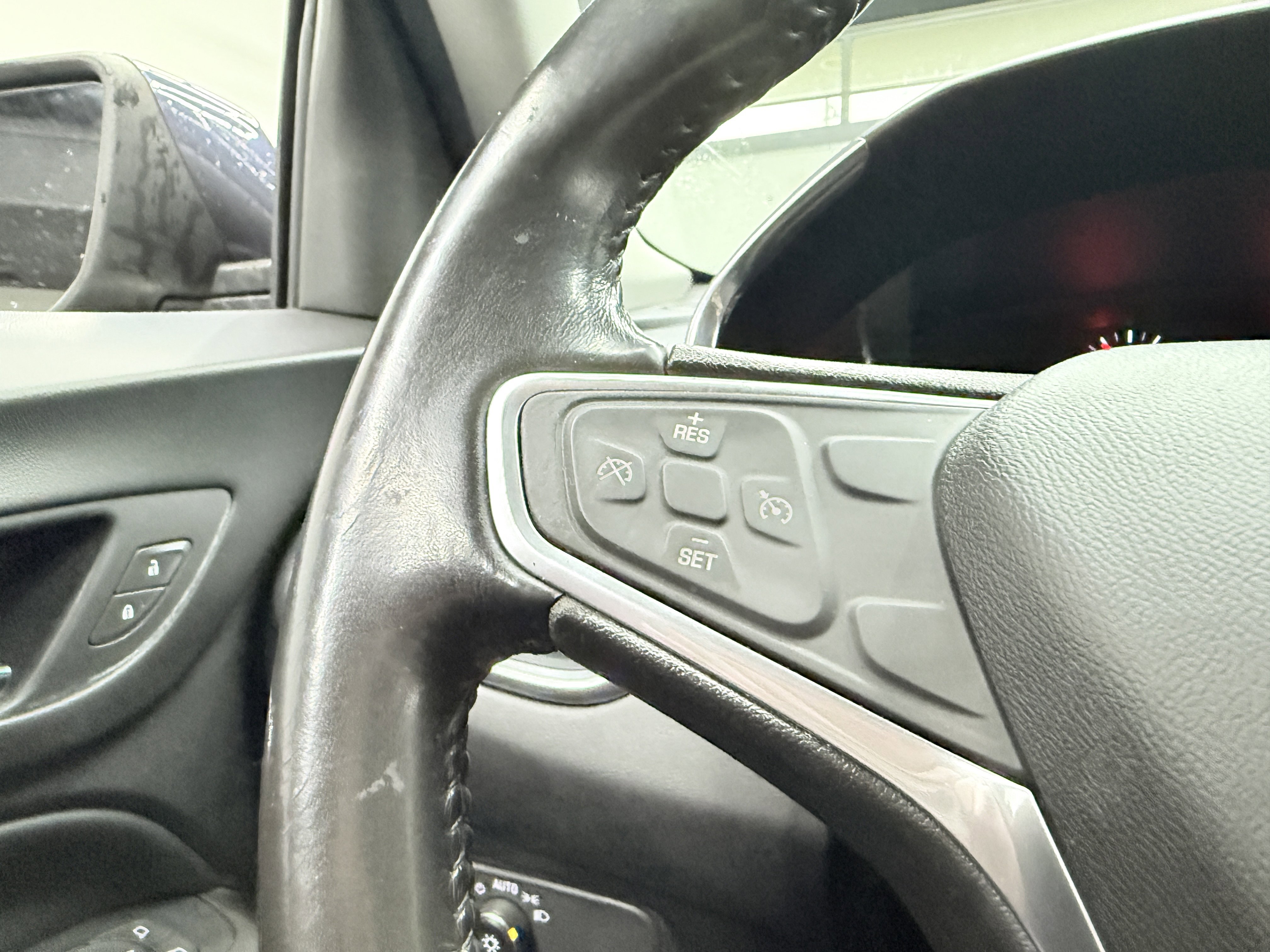 Used 2018 Chevrolet Equinox LT image 16