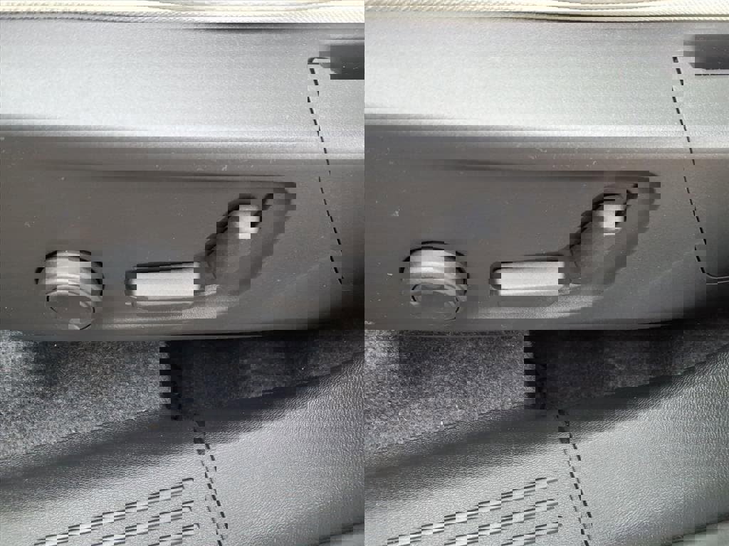 New 2026 Volvo XC40 B5 Plus w/ Protection Package Premier image 14