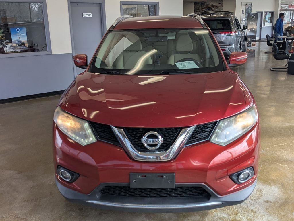 Used 2016 Nissan Rogue SV image 3
