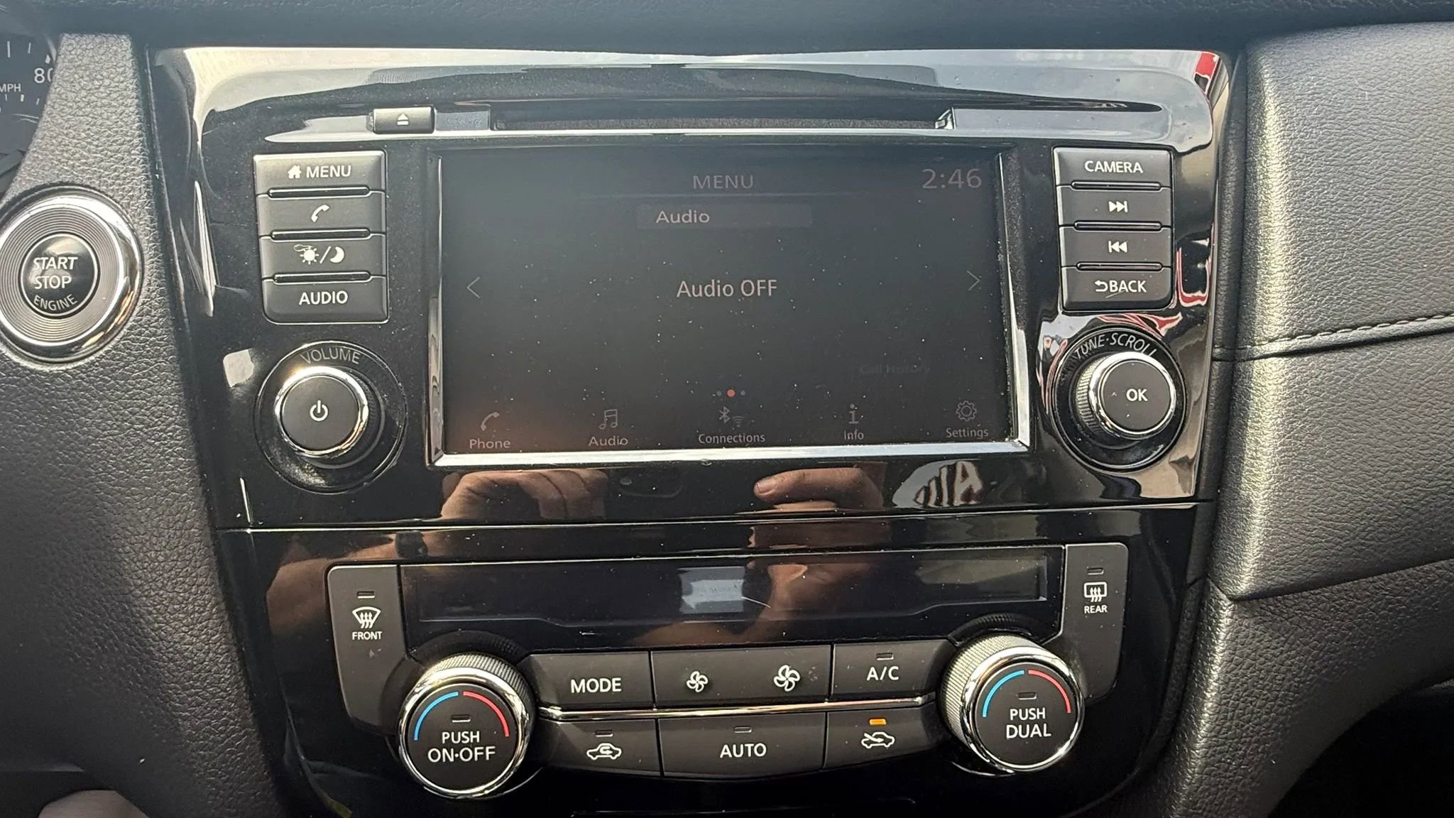 Used 2018 Nissan Rogue SV image 19