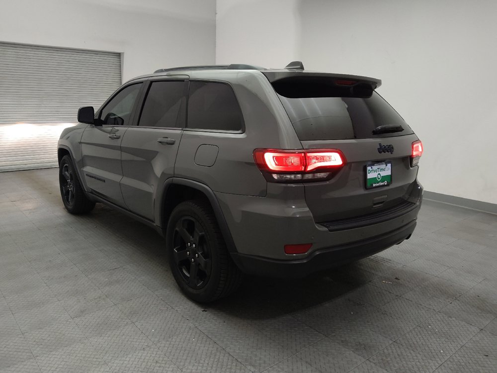 Used 2020 Jeep Grand Cherokee Laredo RWD image 5