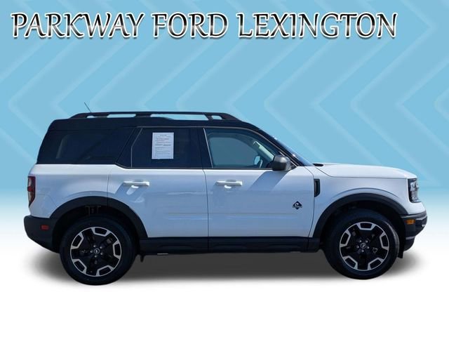 Used 2023 Ford Bronco Sport Outer Banks w/ Tech Package AWD/4WD image 4