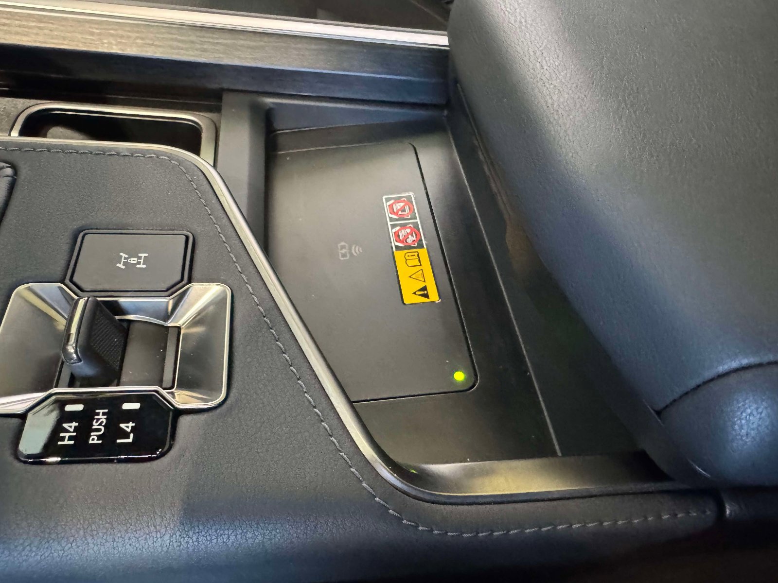 Used 2024 Lexus GX 550 w/ Cold Area Package image 43