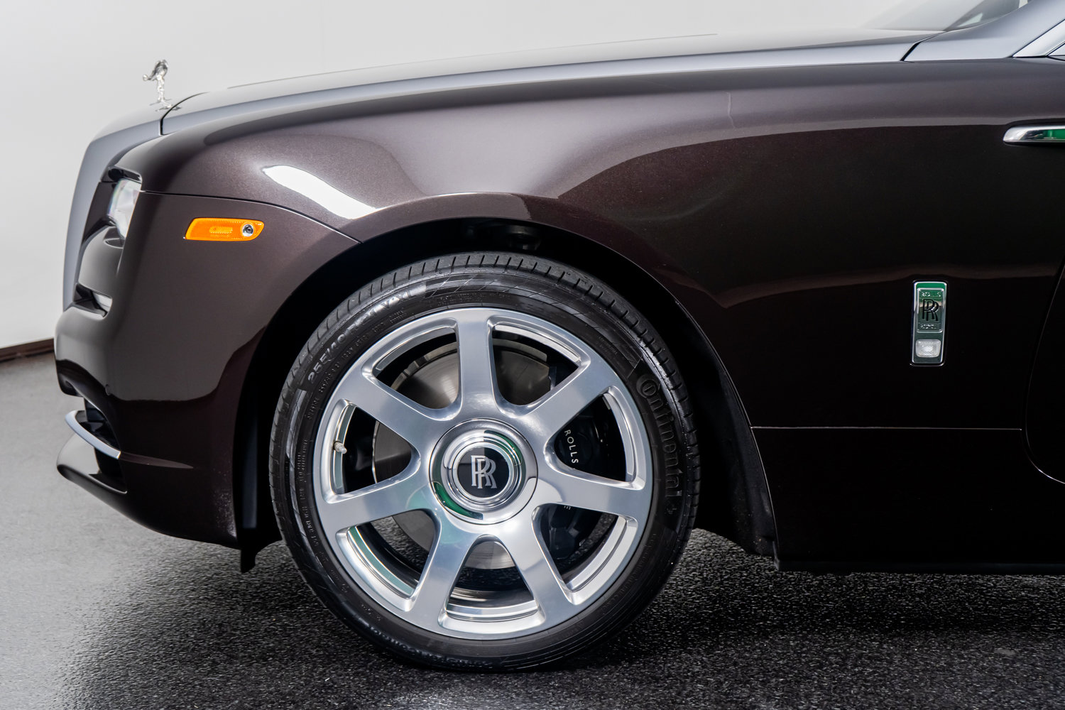 Used 2017 Rolls-Royce Dawn image 19