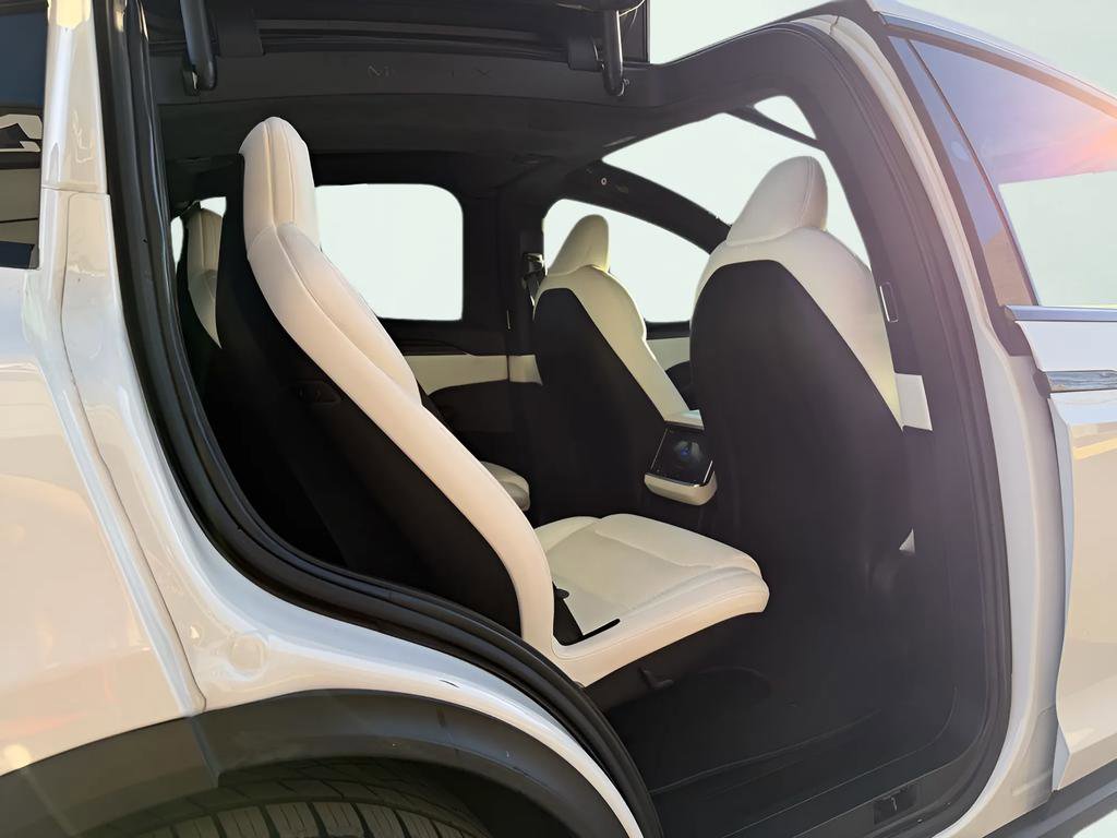 Used 2023 Tesla Model X Plaid image 29
