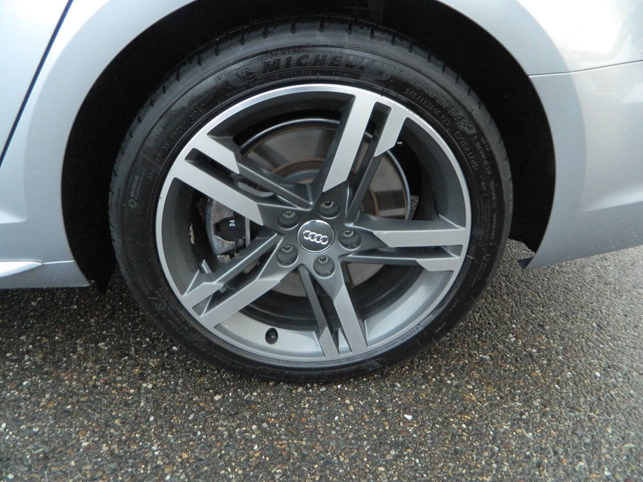 Used 2017 Audi A4 2.0T Premium Plus w/ Premium Plus Package image 25