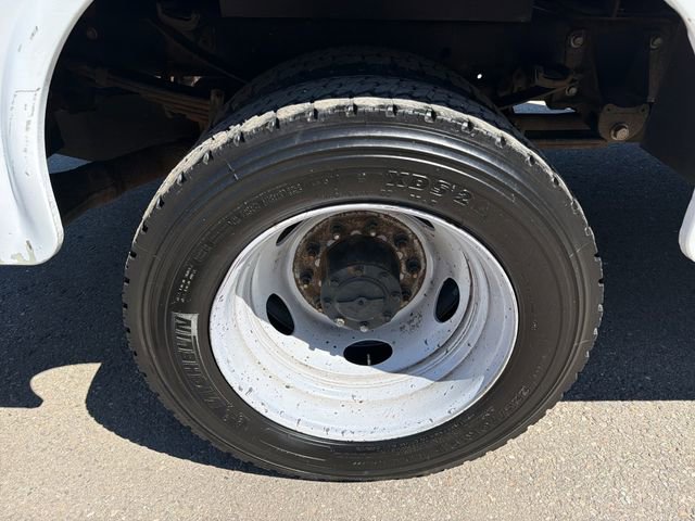 Used 2017 Ford F550 4x4 Regular Cab Super Duty image 25