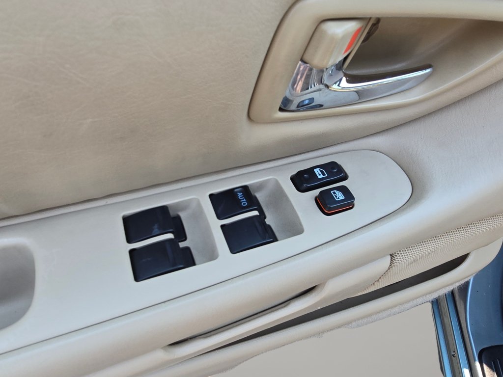 Used 2002 Toyota Avalon XL w/ Luxury Pkg FWD image 31
