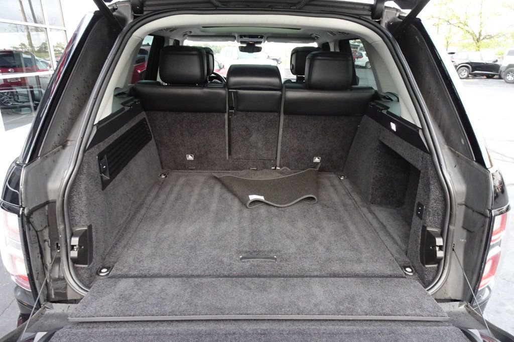 Used 2020 Land Rover Range Rover image 16