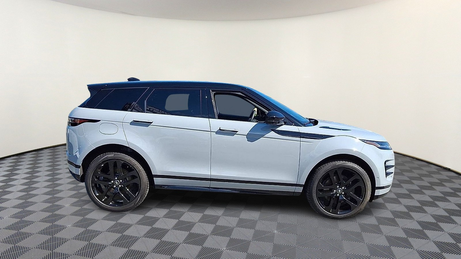 Certified 2026 Land Rover Range Rover Evoque Dynamic SE AWD/4WD image 9