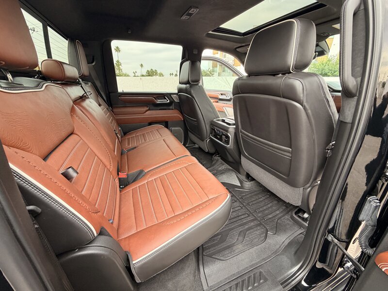 Used 2024 GMC Sierra 2500 Denali Ultimate AWD/4WD image 39