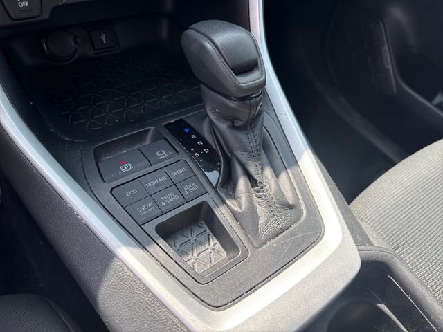 Used 2020 Toyota RAV4 LE w/ All Weather Liner Package image 24