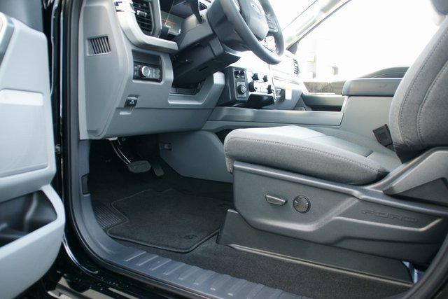 New 2026 Ford F350 XLT image 19