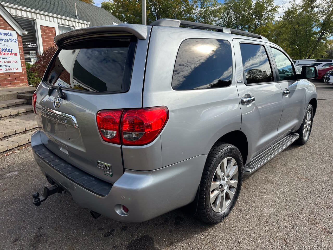 Used 2013 Toyota Sequoia Limited AWD/4WD image 7
