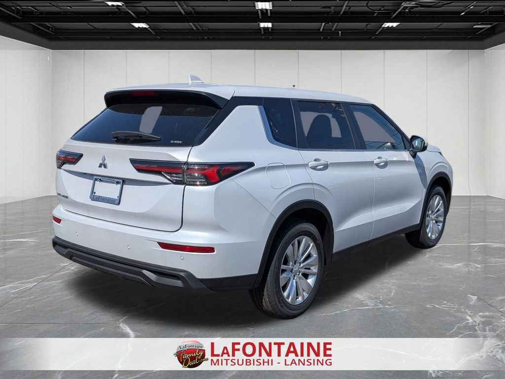 New 2026 Mitsubishi Outlander ES image 5