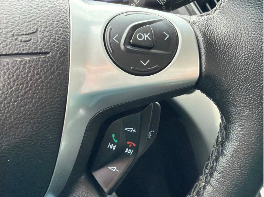 Used 2013 Ford C-MAX Energi SEL FWD image 19