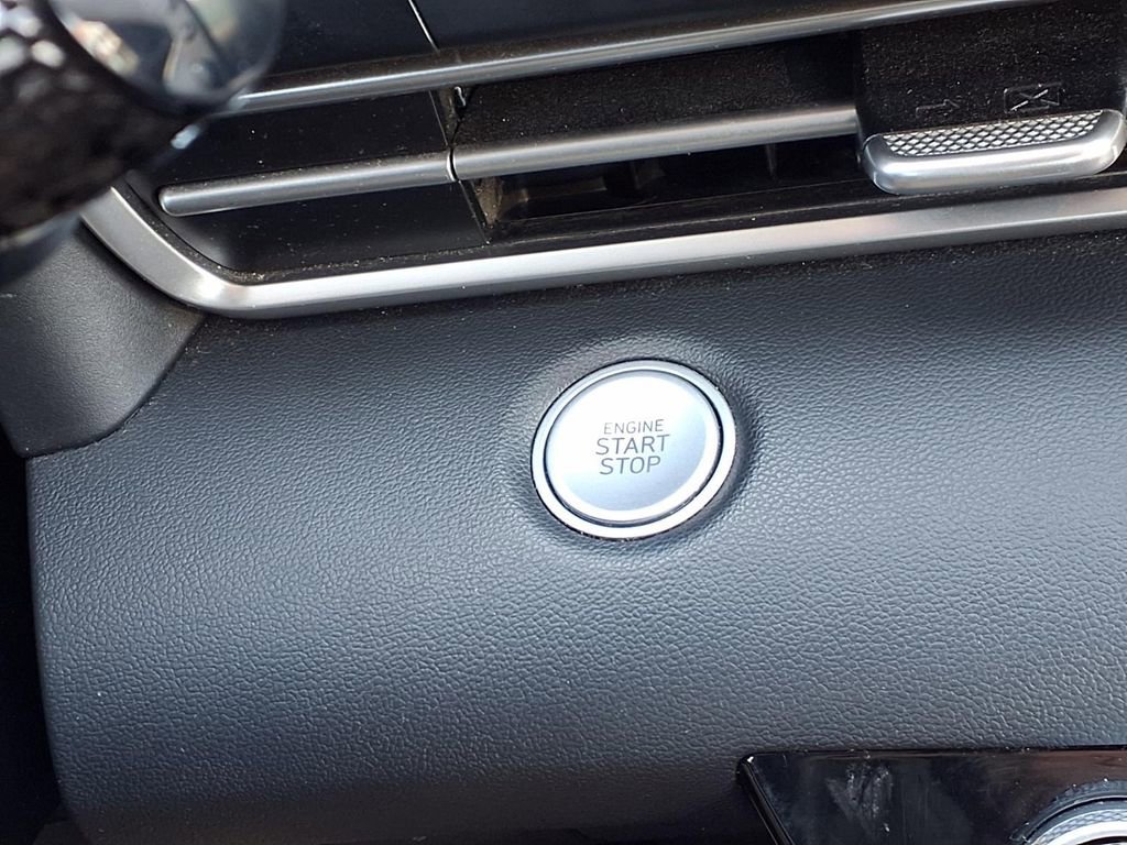 Used 2023 Hyundai Elantra SEL image 10