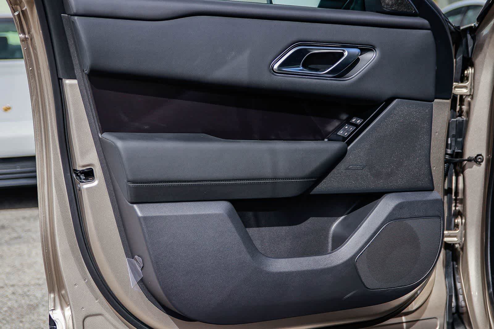New 2026 Land Rover Range Rover Velar Dynamic SE image 21