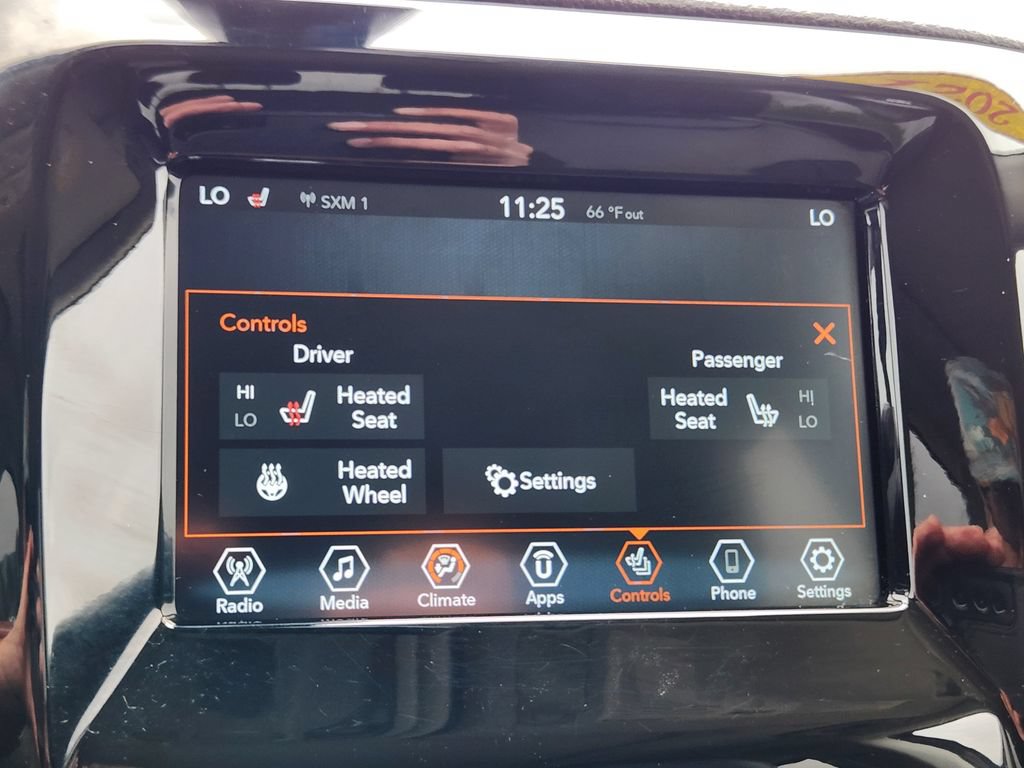 Used 2021 Jeep Compass Latitude w/ Sun and Sound Group AWD/4WD image 21