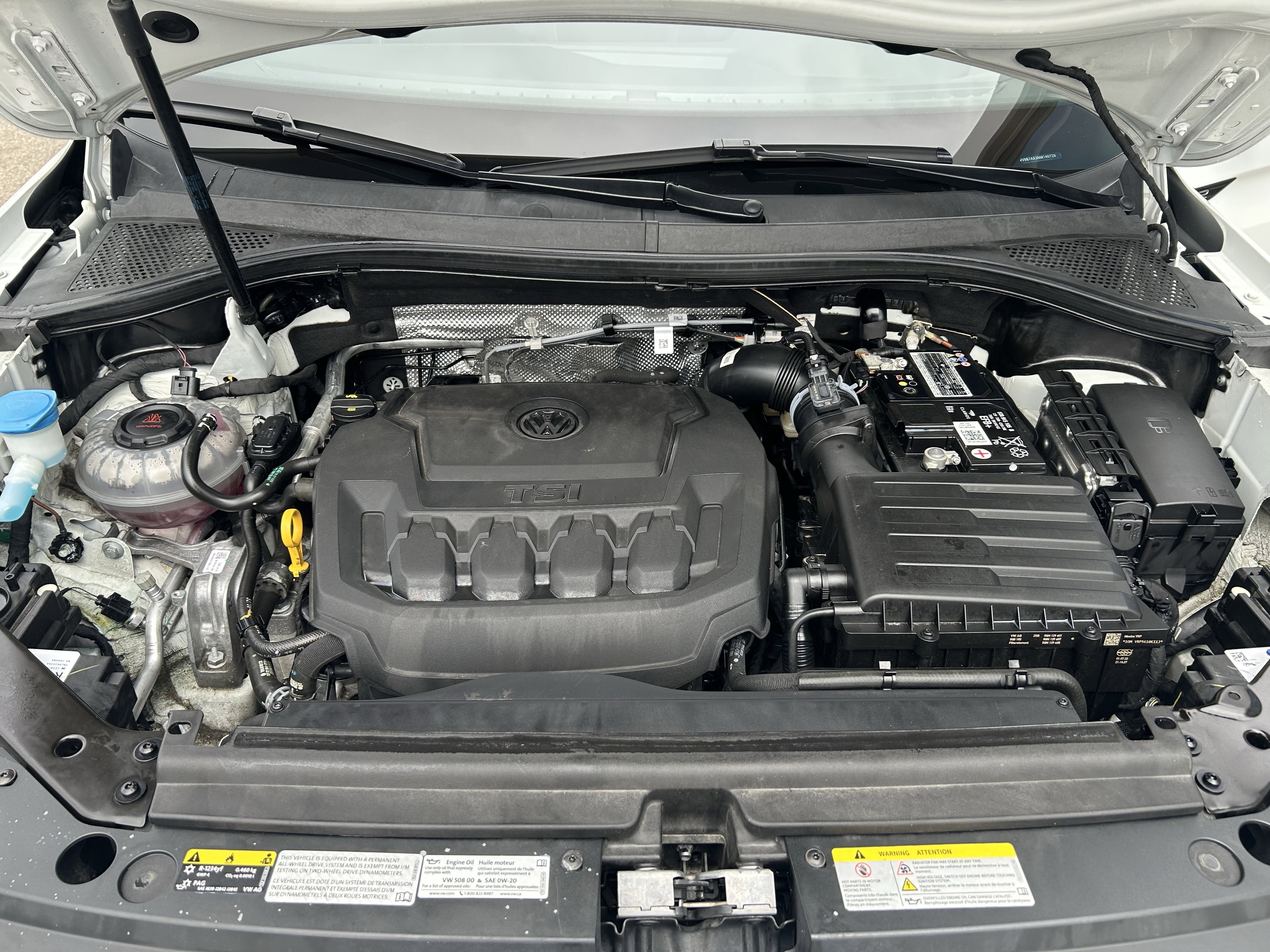 Certified 2022 Volkswagen Tiguan SE R-Line image 29