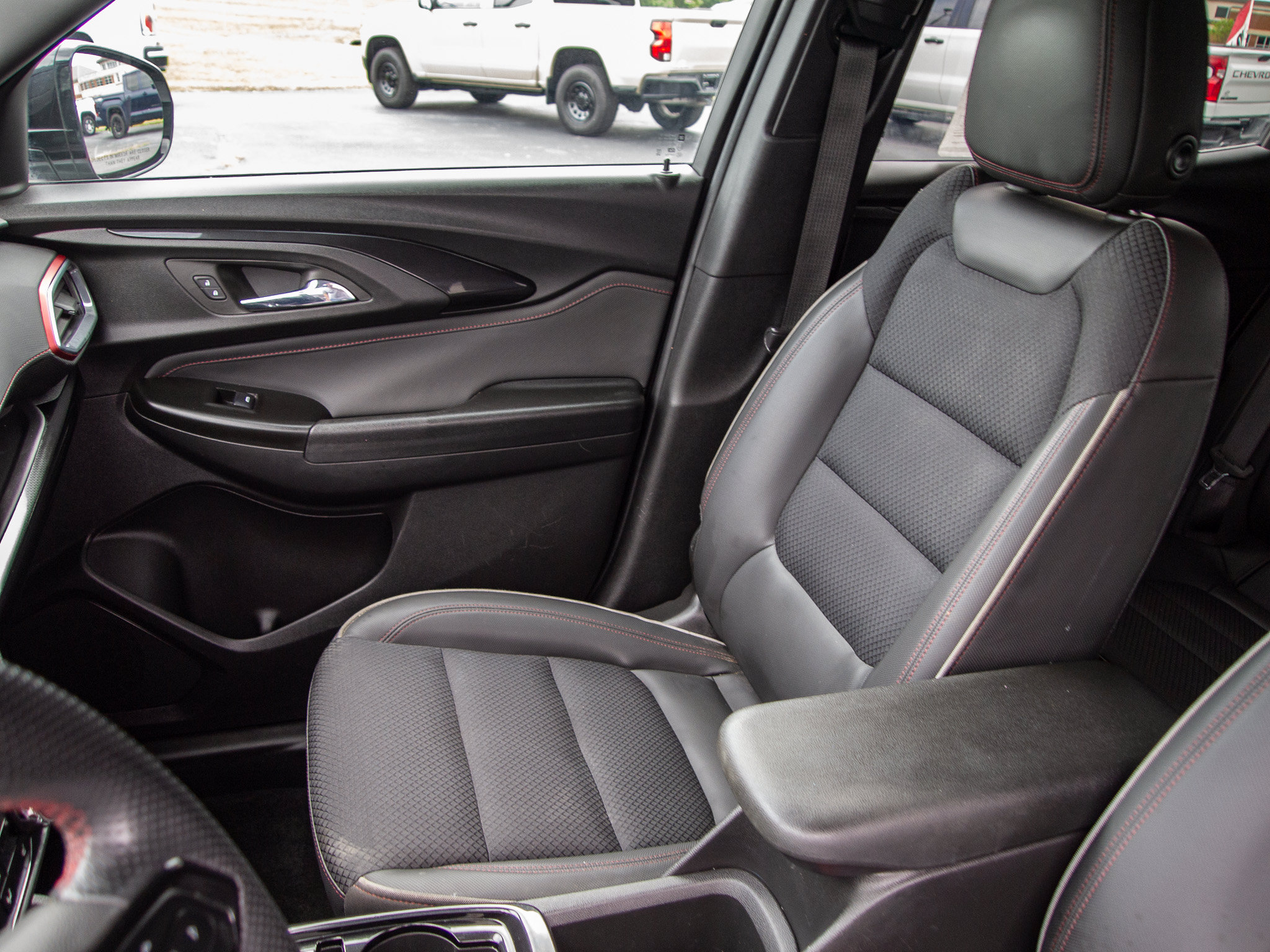 Used 2023 Chevrolet TrailBlazer RS w/ Convenience Package FWD image 14