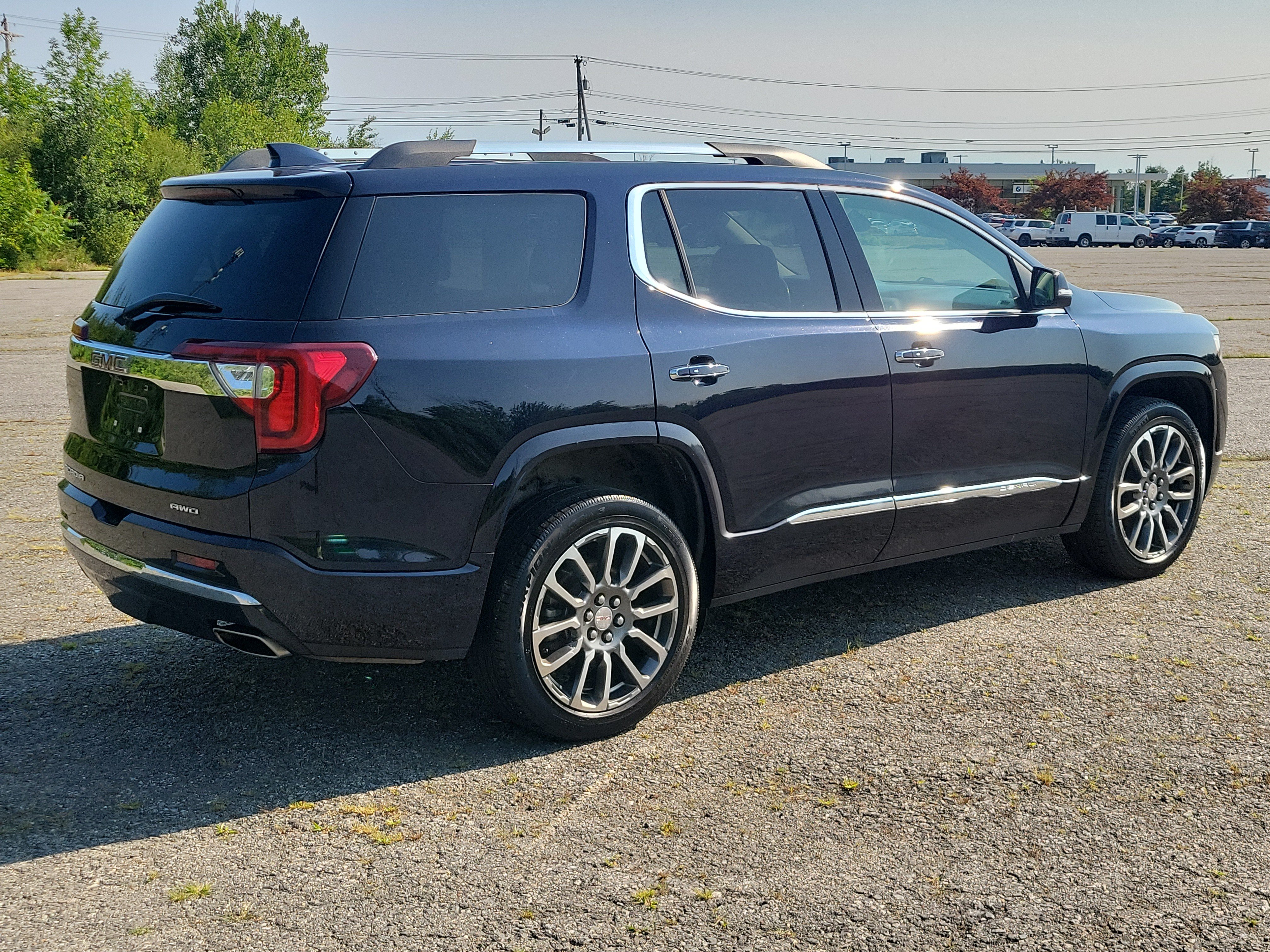 Used 2021 GMC Acadia Denali w/ Denali Ultimate Package AWD/4WD image 5