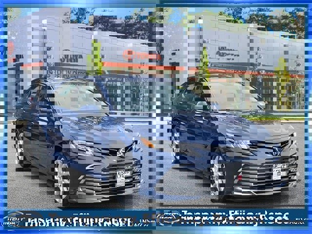 Certified 2023 Toyota Camry LE image 1