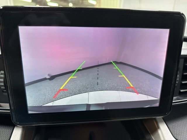 Used 2021 Ford Explorer 4WD w/ Class III Trailer Tow Package image 3