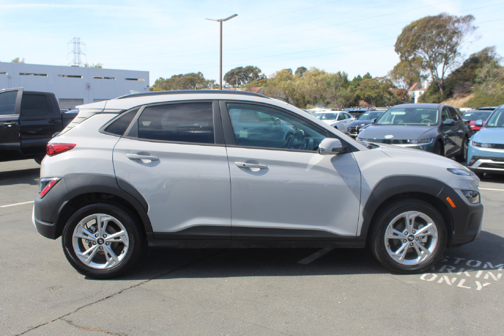 Used 2023 Hyundai Kona SEL FWD image 6