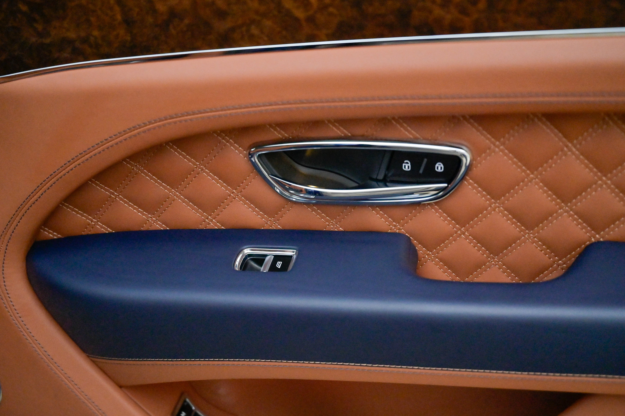 Used 2023 Bentley Bentayga image 61