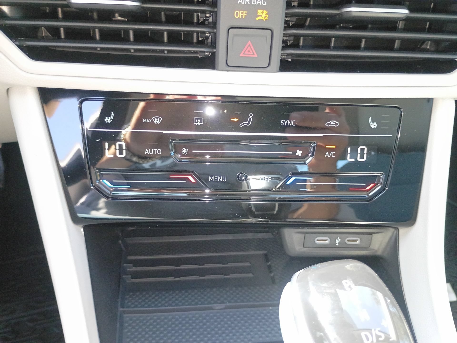 New 2026 Volkswagen Jetta SE FWD image 18