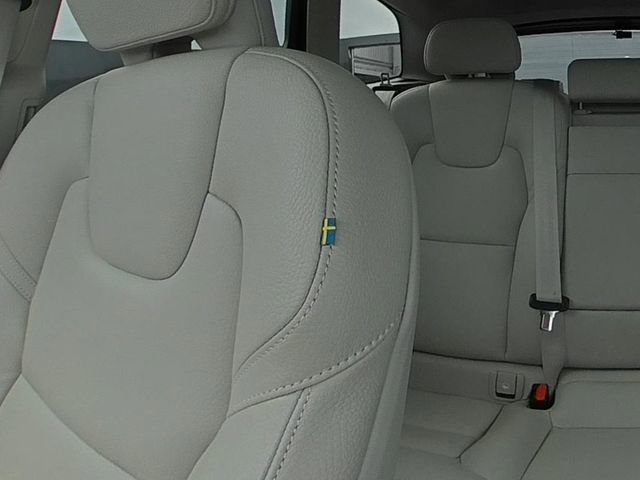 Used 2022 Volvo XC60 T8 Inscription Expression w/ Advanced Package AWD/4WD image 25