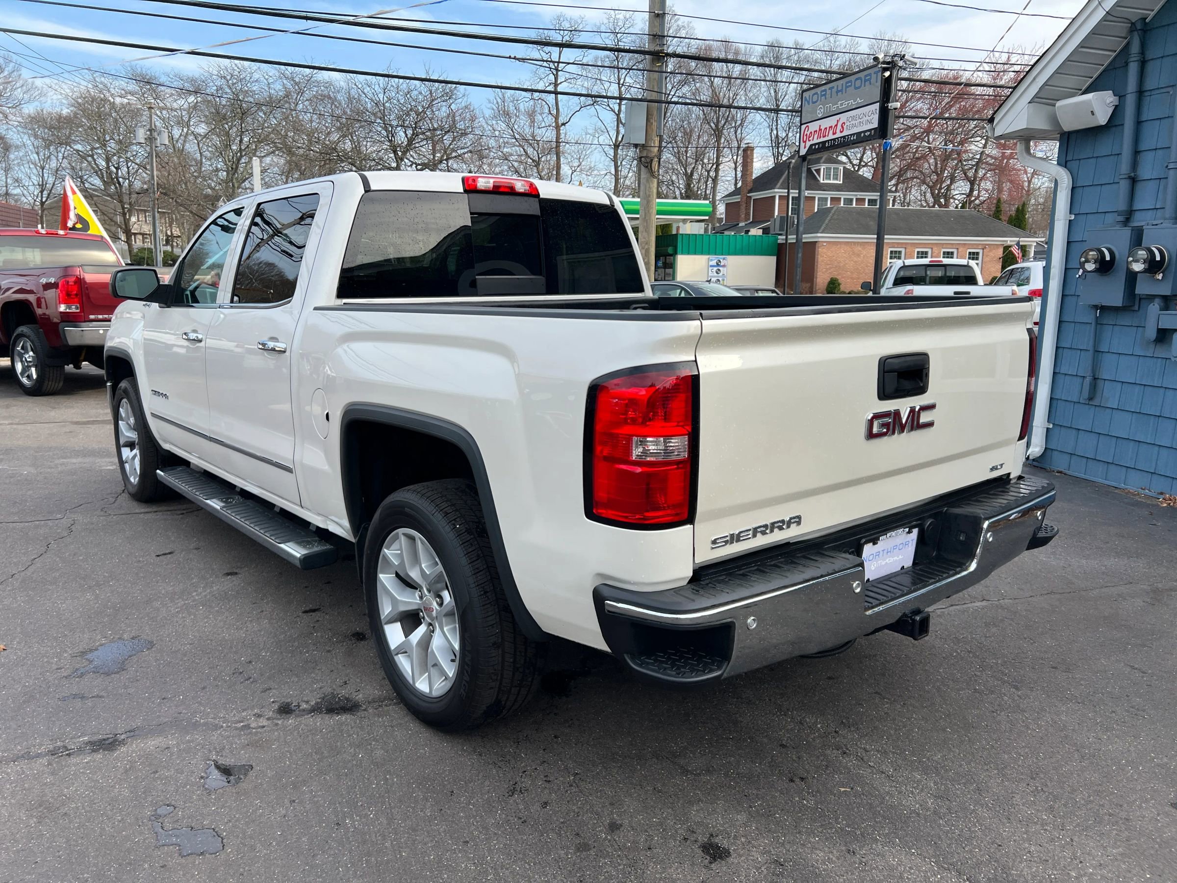 Used 2015 GMC Sierra 1500 SLT w/ SLT Crew Cab Value Package image 4