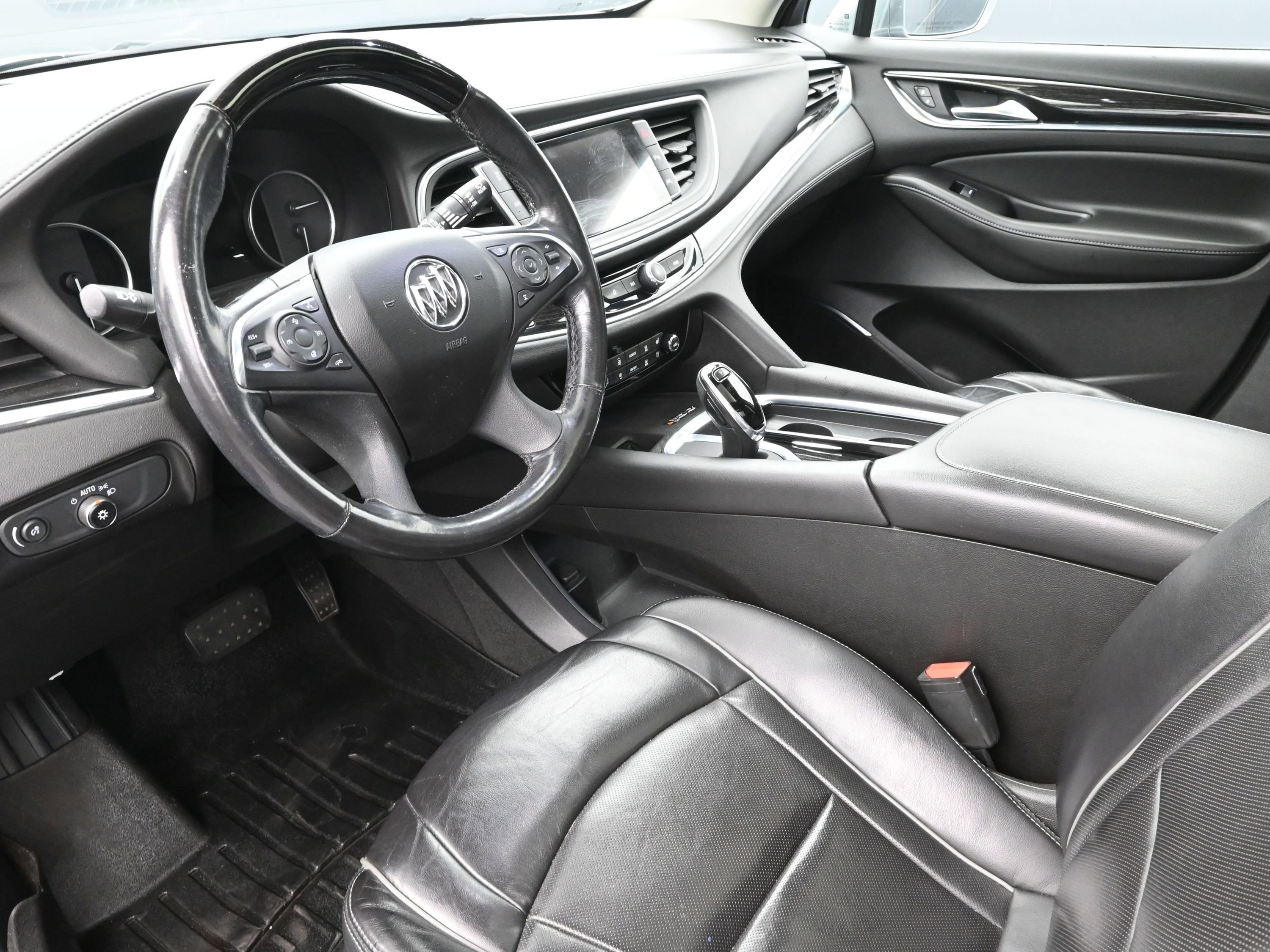 Used 2019 Buick Enclave Avenir w/ Avenir Technology Package image 10