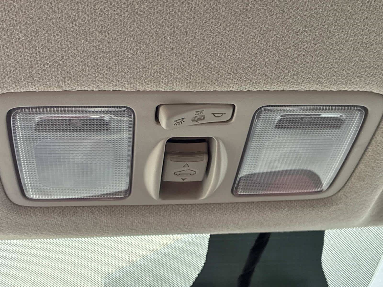 Used 2025 Hyundai Venue SEL FWD image 44