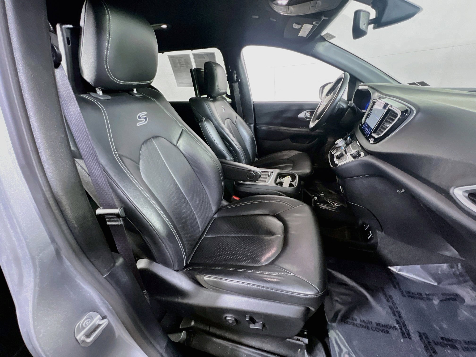 Used 2020 Chrysler Pacifica Touring-L Plus FWD image 29