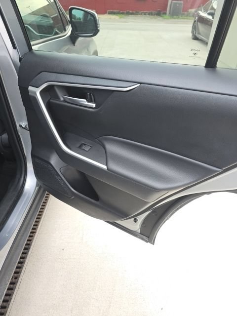 Used 2025 Toyota RAV4 XLE AWD/4WD image 24
