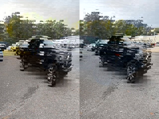 Used 2022 Toyota Tacoma Limited image 11