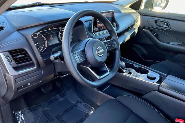 Used 2024 Nissan Rogue S image 12