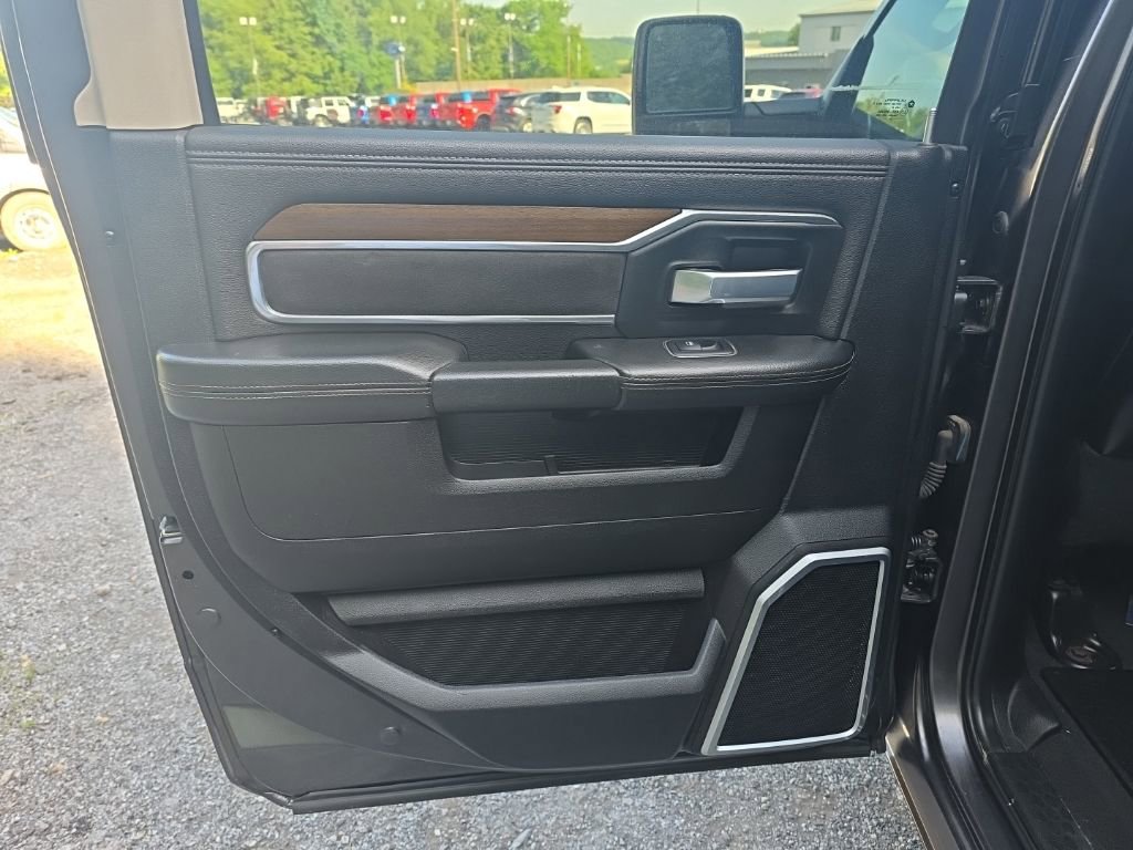Used 2024 RAM 2500 Laramie AWD/4WD image 16